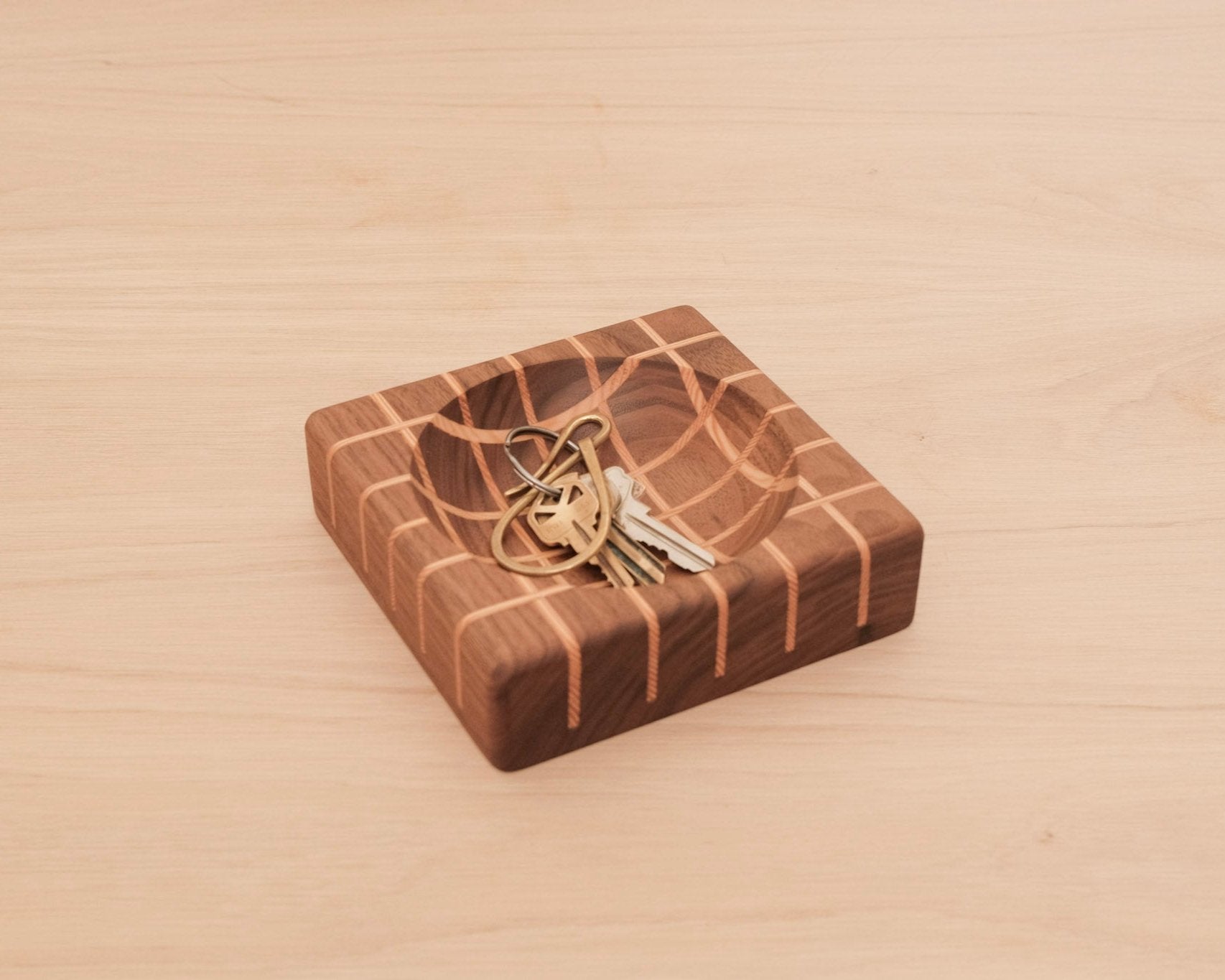 Lattice trinket tray
