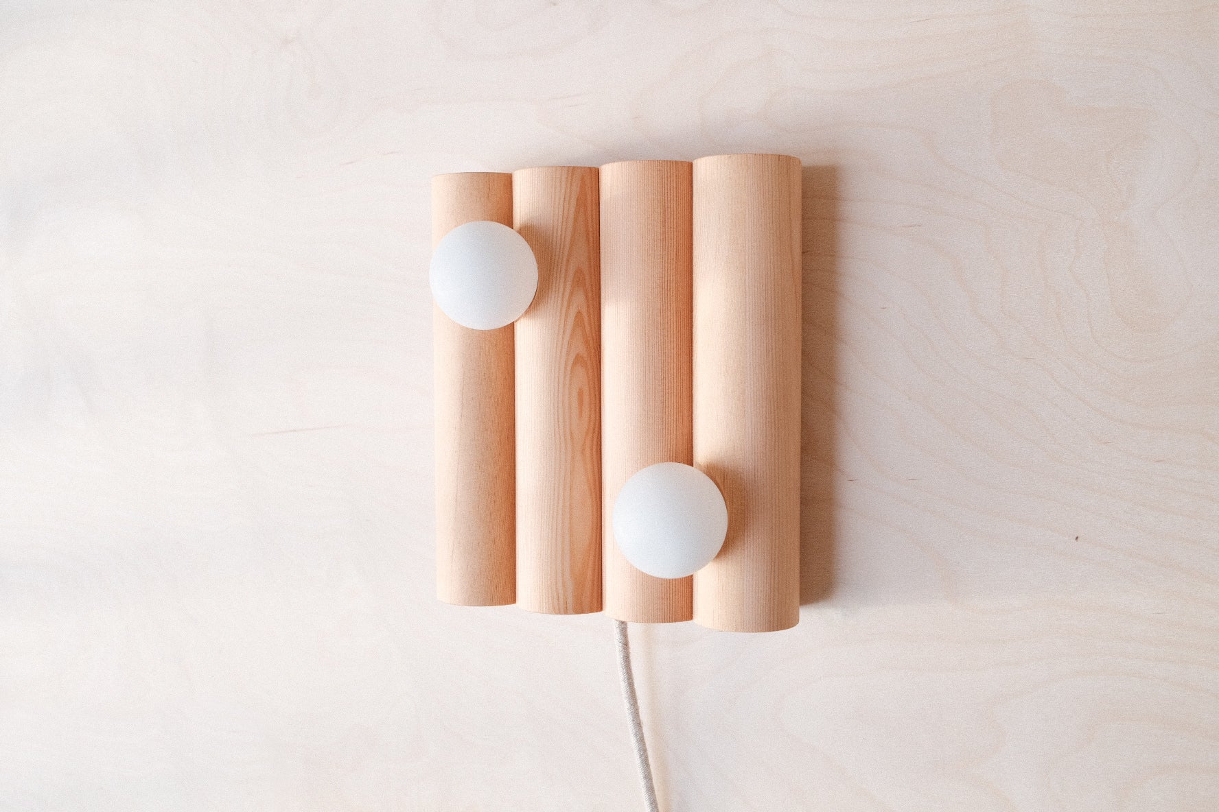 Pillar wall sconce