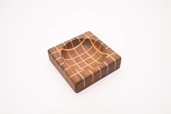 Lattice trinket tray
