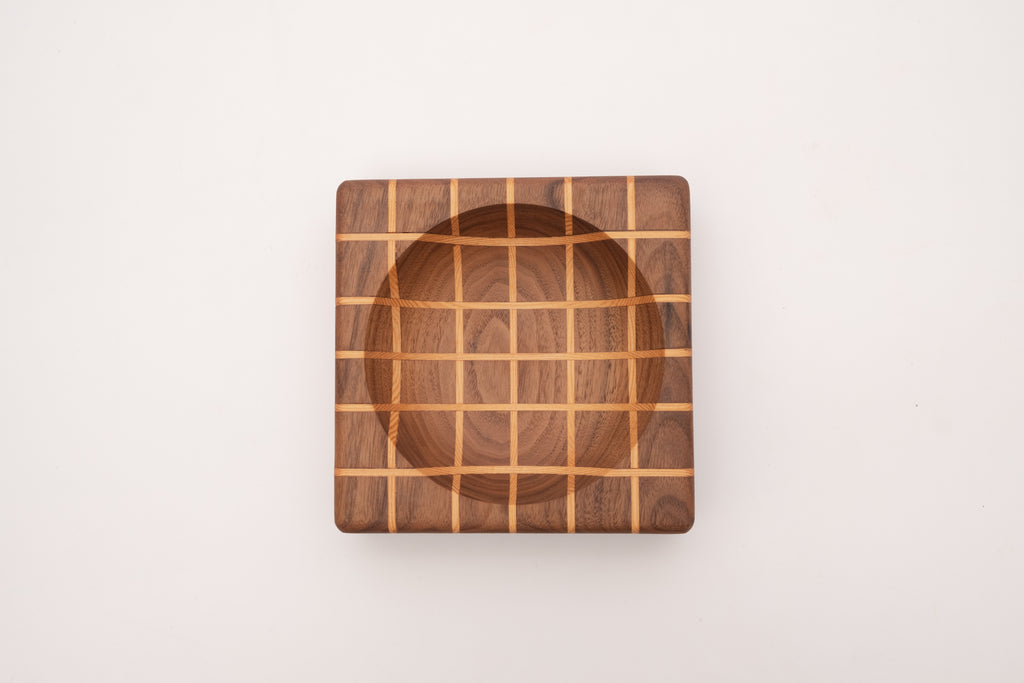 Lattice trinket tray