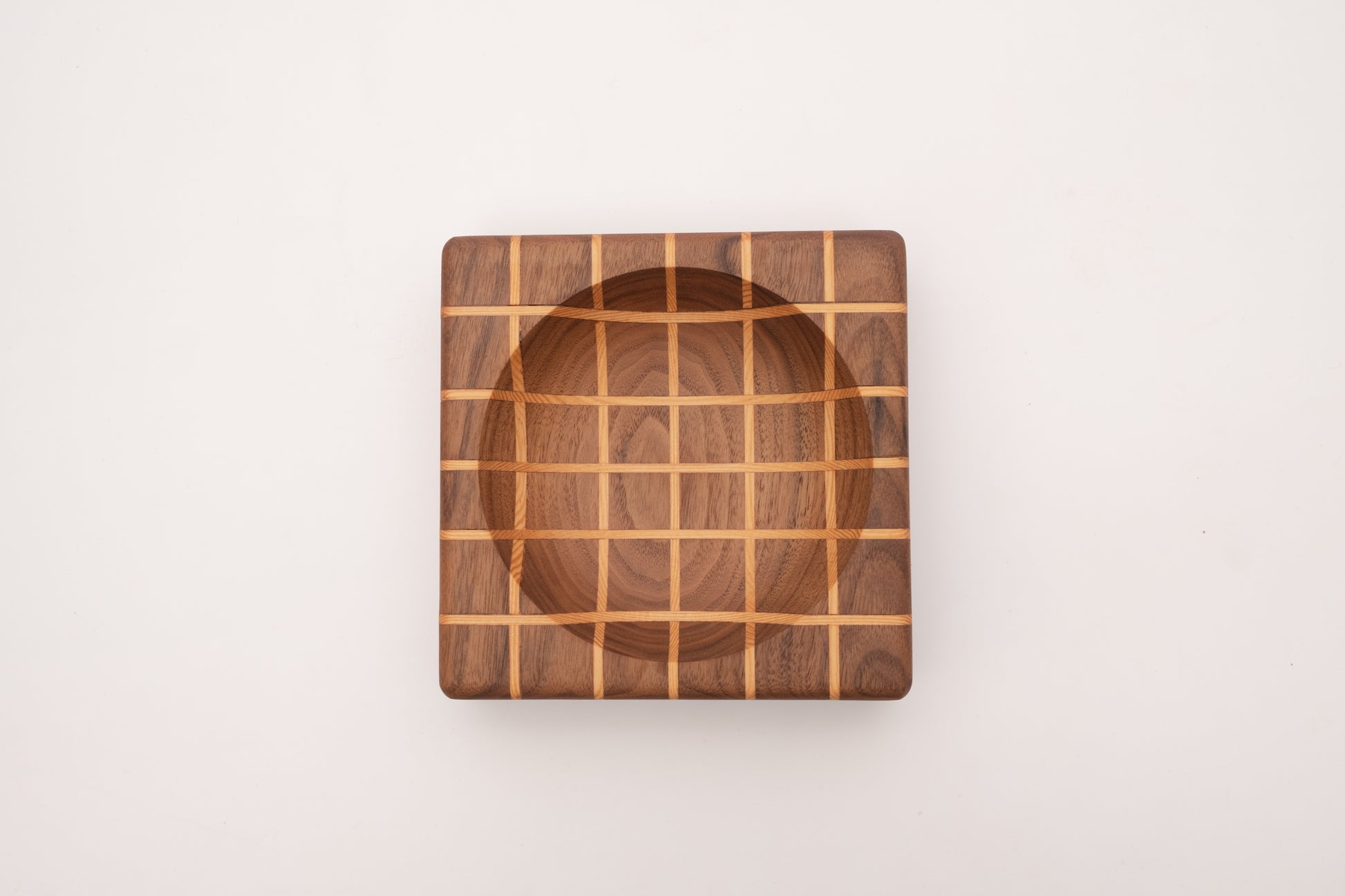 Lattice trinket tray