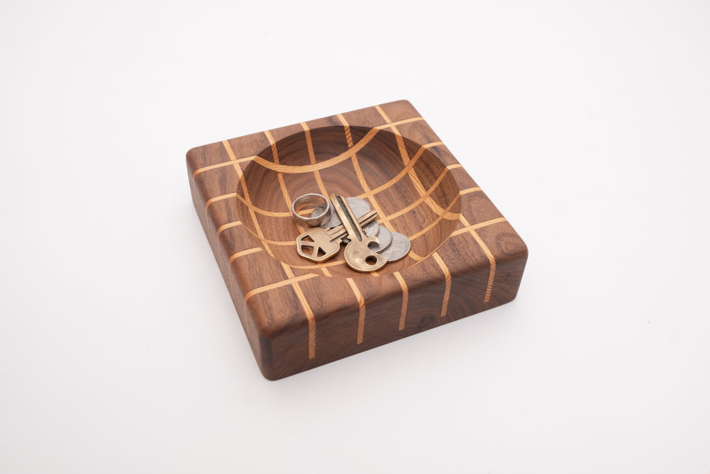Lattice trinket tray