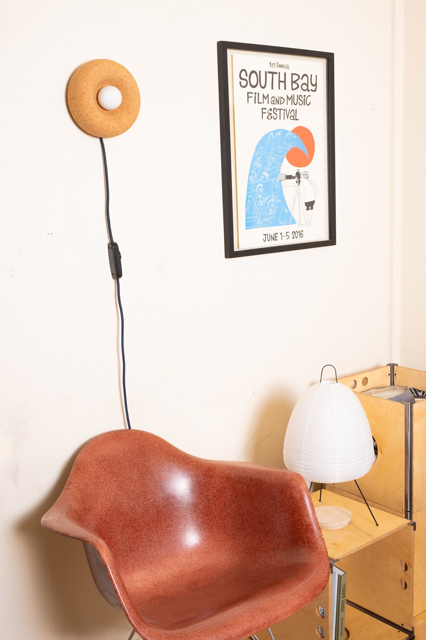 Pesä Cork plug in sconce