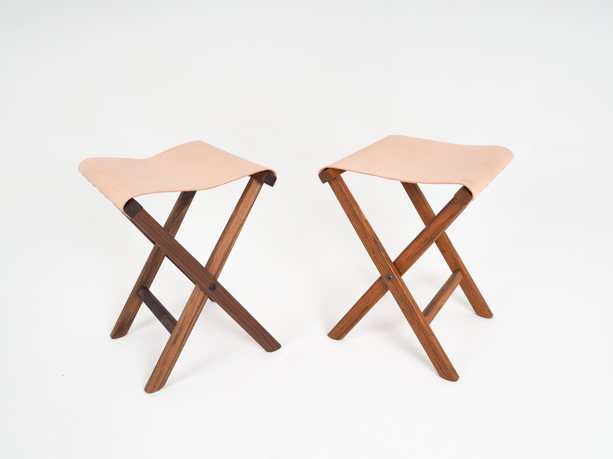 Foldable Leather studio stool walnut